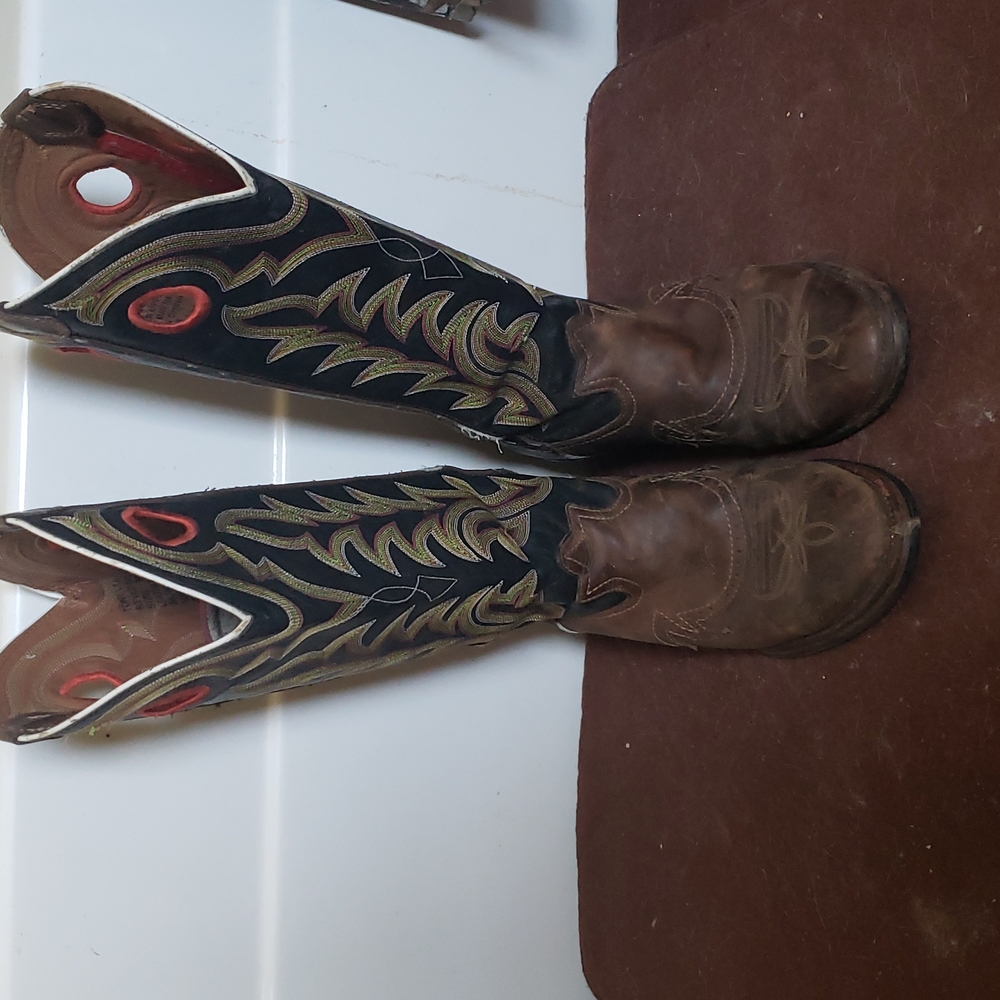 Tony Lama 3R cowboy boots